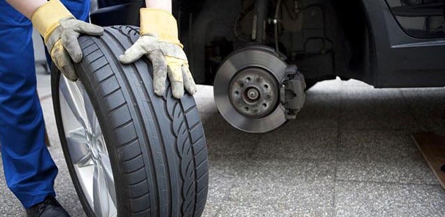 Kiểm tra độ cân bằng cũng như bề mặt của lốp xe-Bảo dưỡng lốp xe như thế nào đúng cách