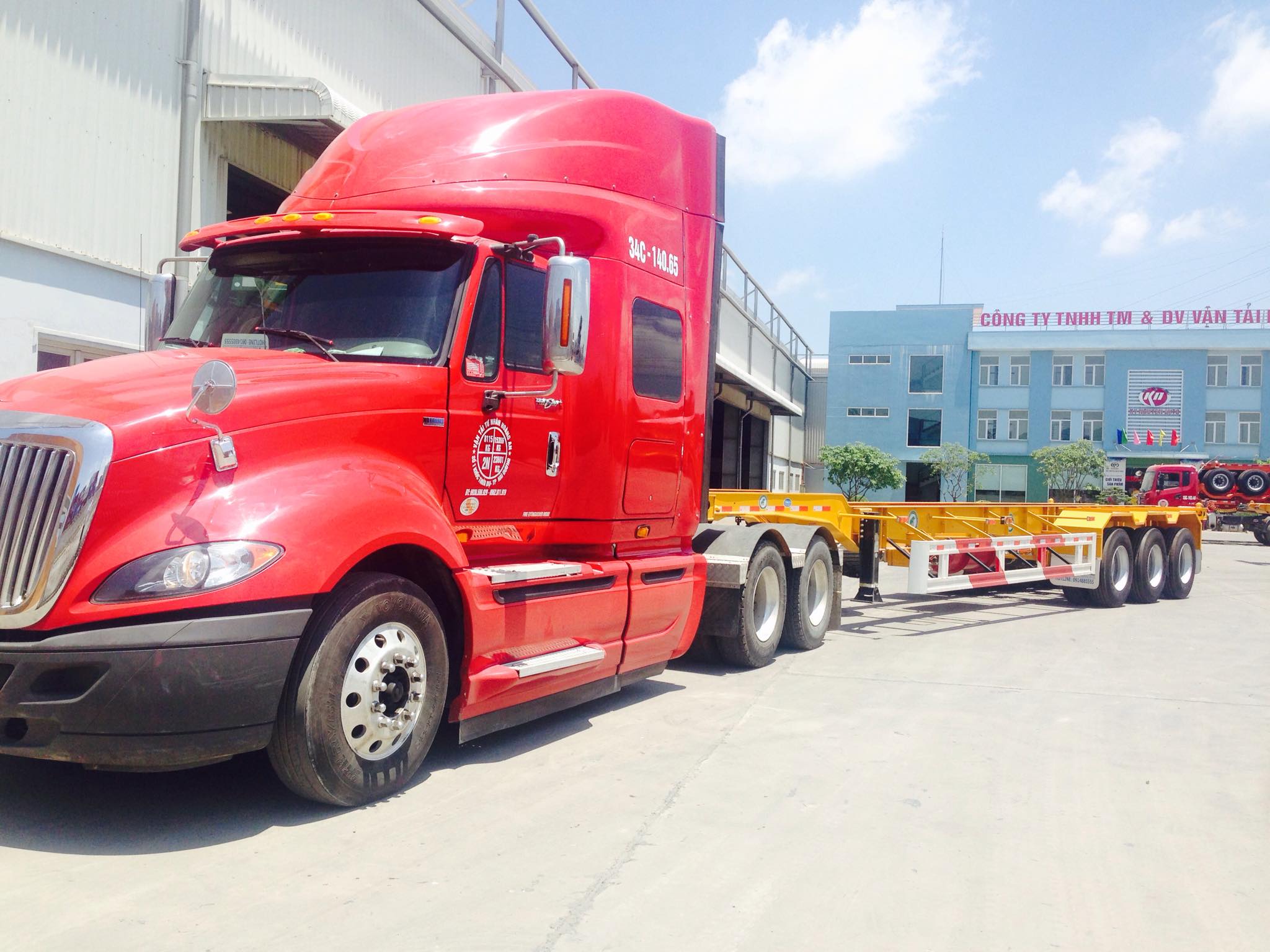 Kiến nghị giảm phí BOT cho xe container, xe tải nặng